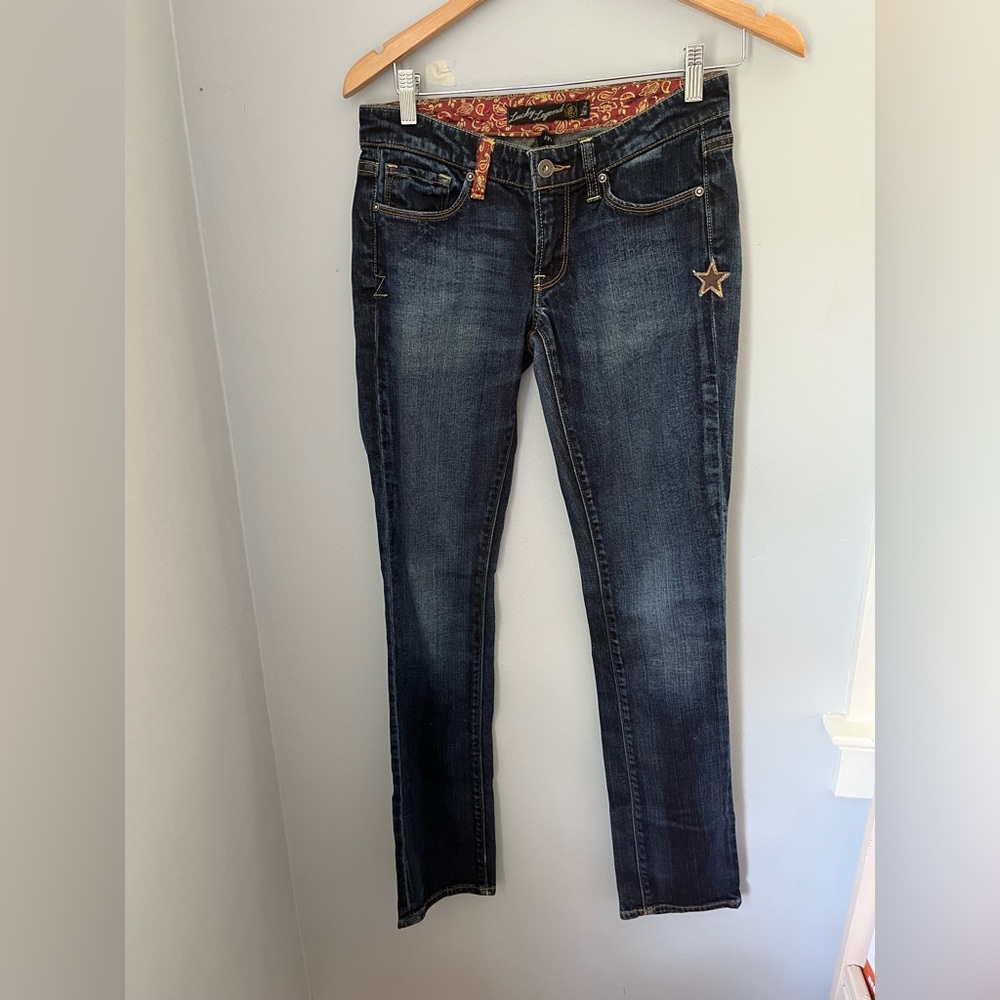 Lucky Brand Y2K Blue Straight Leg Denim with Vintage‎ Charm
